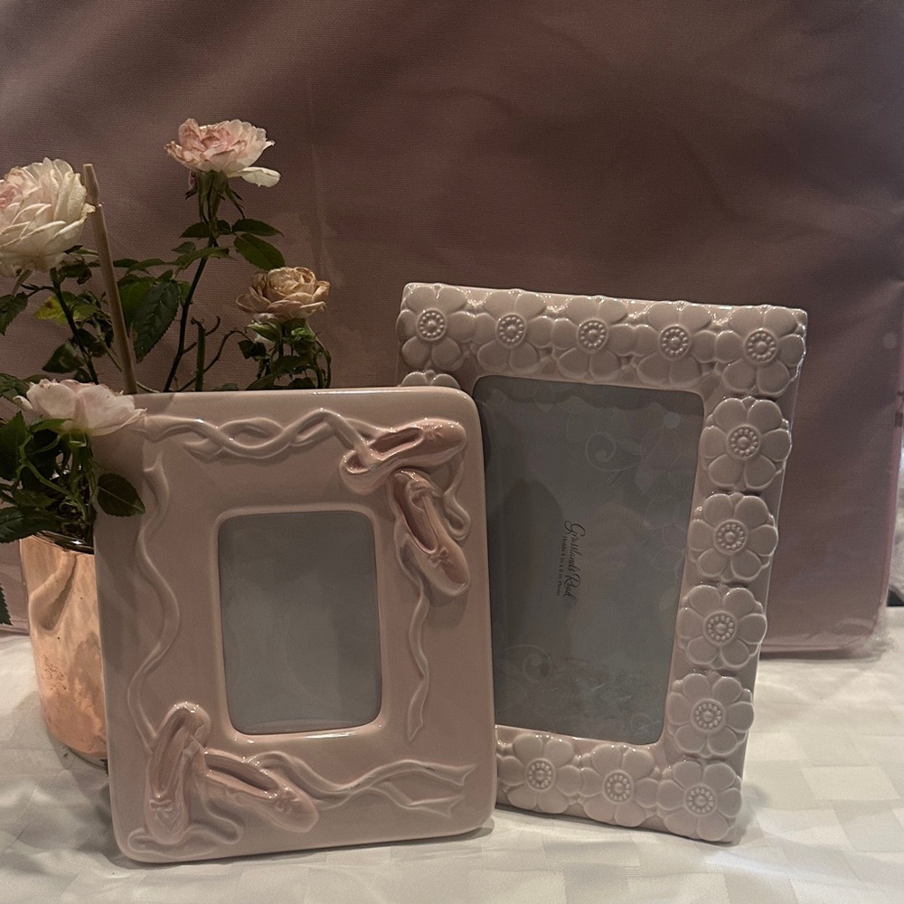 NWOT Pair of Ballet Pink Picture Frames